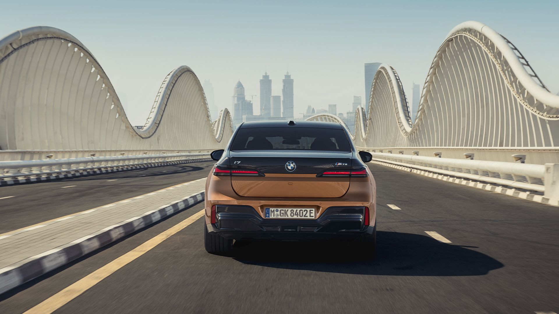 Rear view of the BMW i7 M70 xDrive
