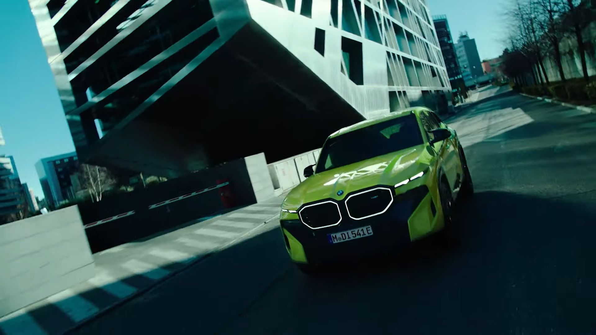 BMW XM 50e in lime color