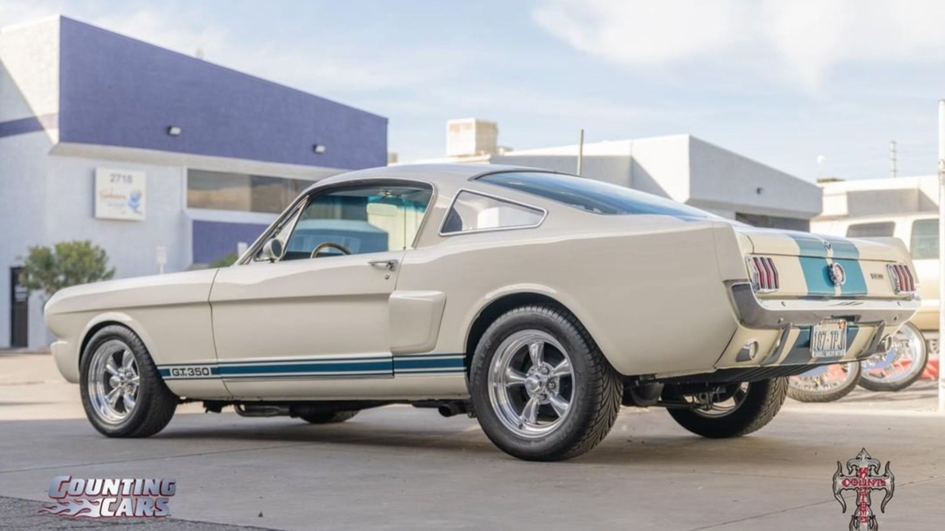 Vista lateral/traseira do Shelby GT350 de Koker