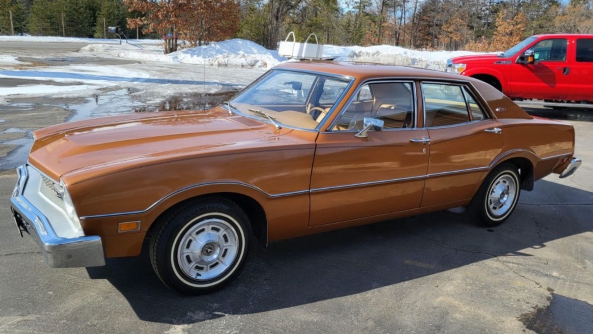 Foto lateral do Ford Maverick 1974