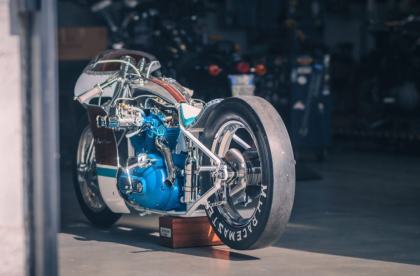 Custom Harley-Davidson Sportster HZRD Garage 4