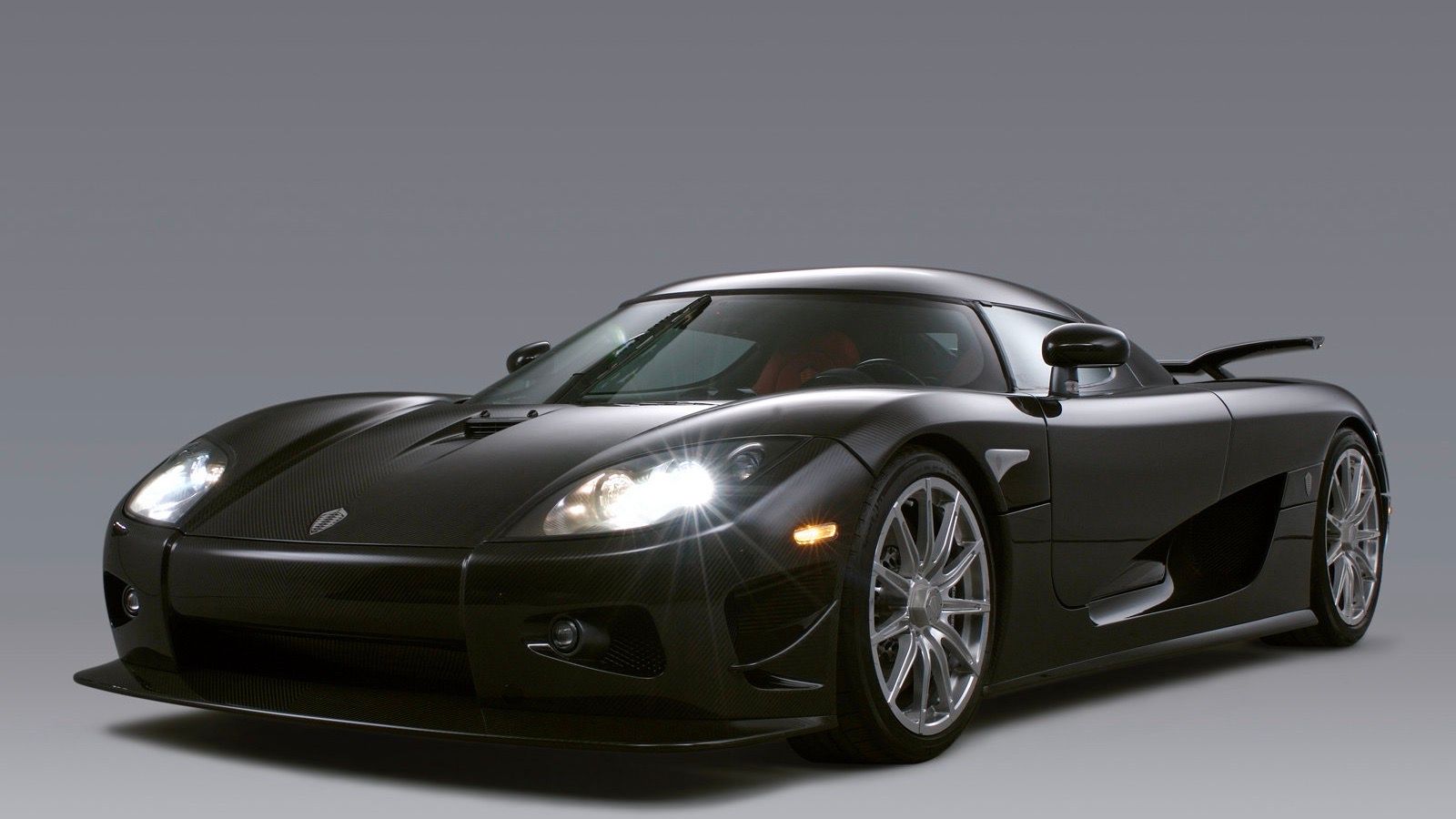 Edição Koenigsegg CCXR preta 2008 