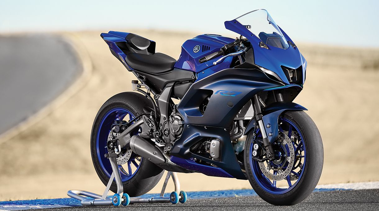 5 Reasons Why We Love The Yamaha R7 (And 5 Why The Old R6 Is Better)