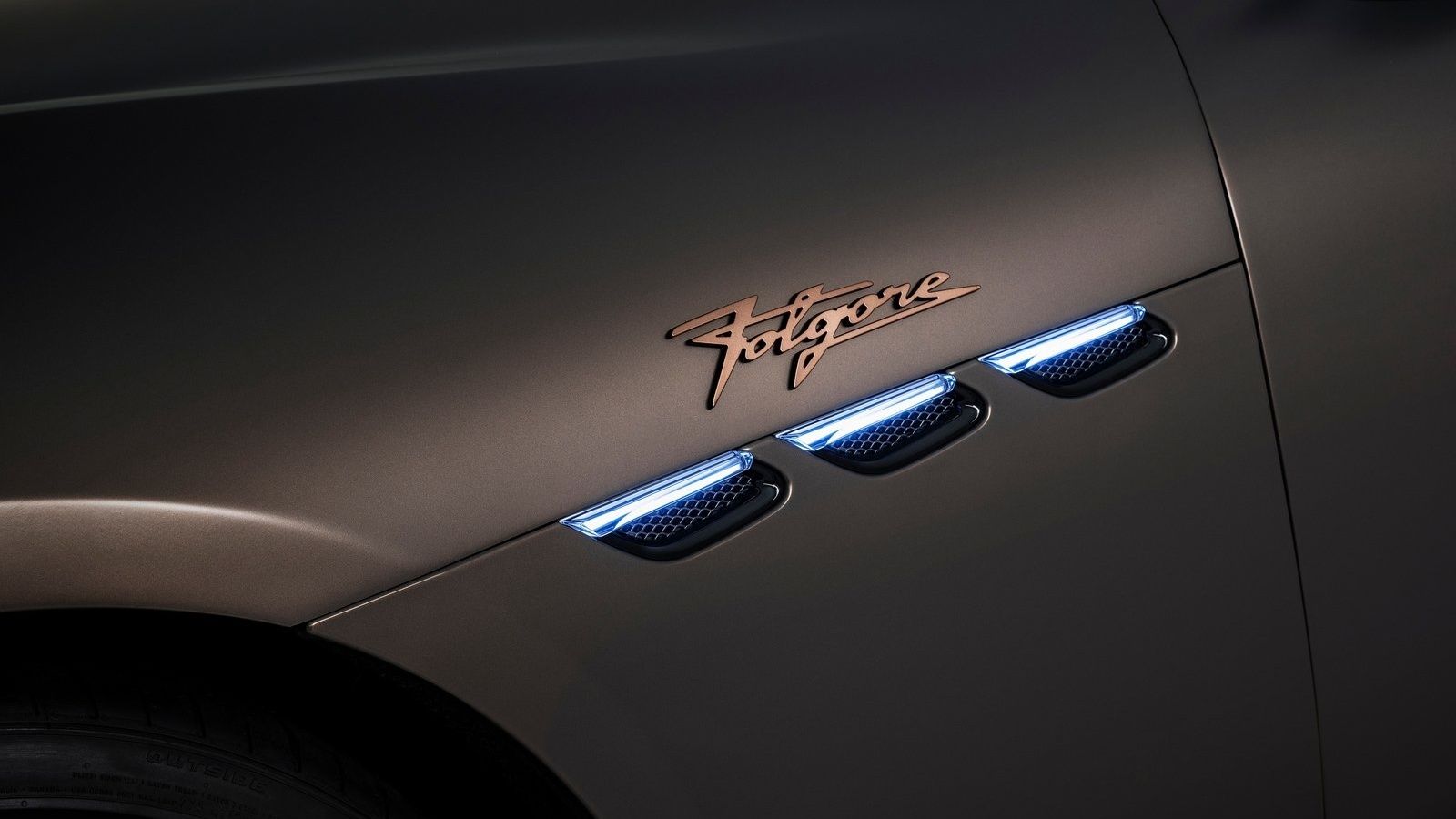 2023 Maserati GranTurismo Folgore illuminated side vents