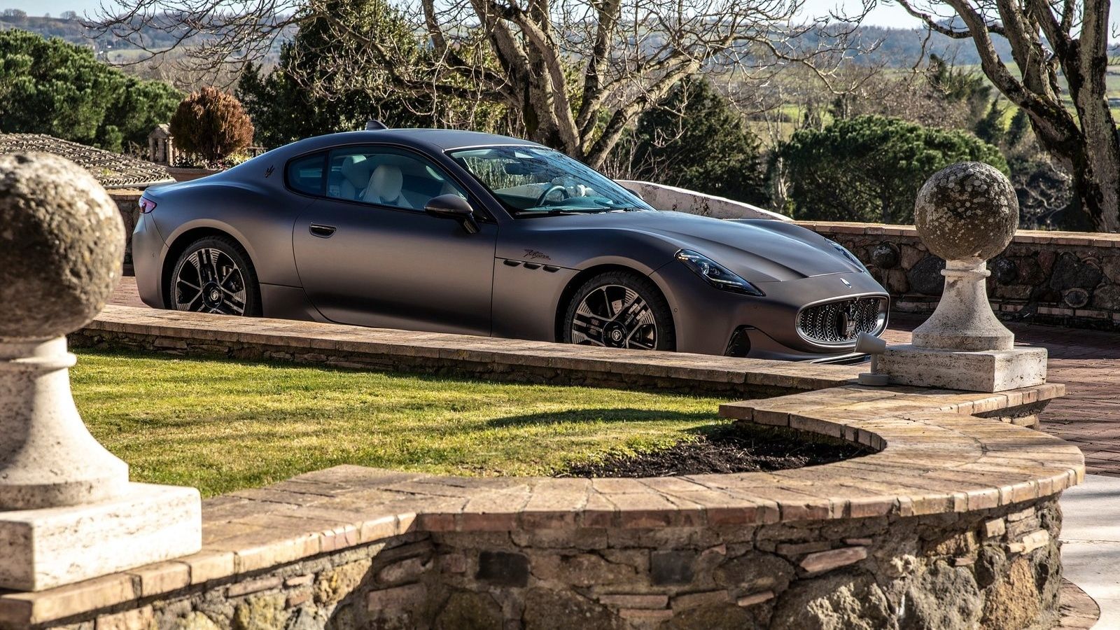 2023 Maserati GranTurismo Folgore parked