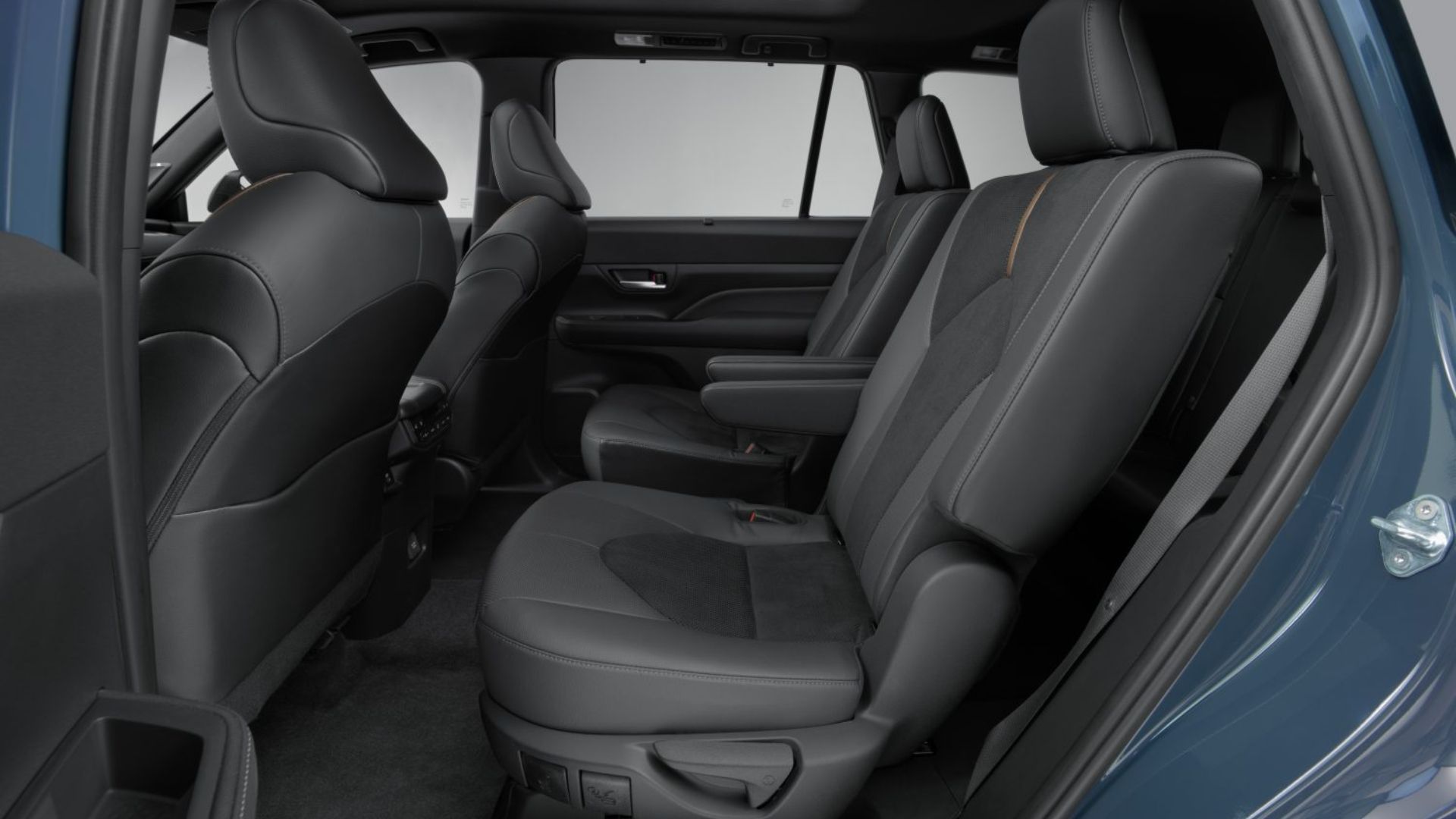  Storm Cloud Color Toyota Grand Highlander 