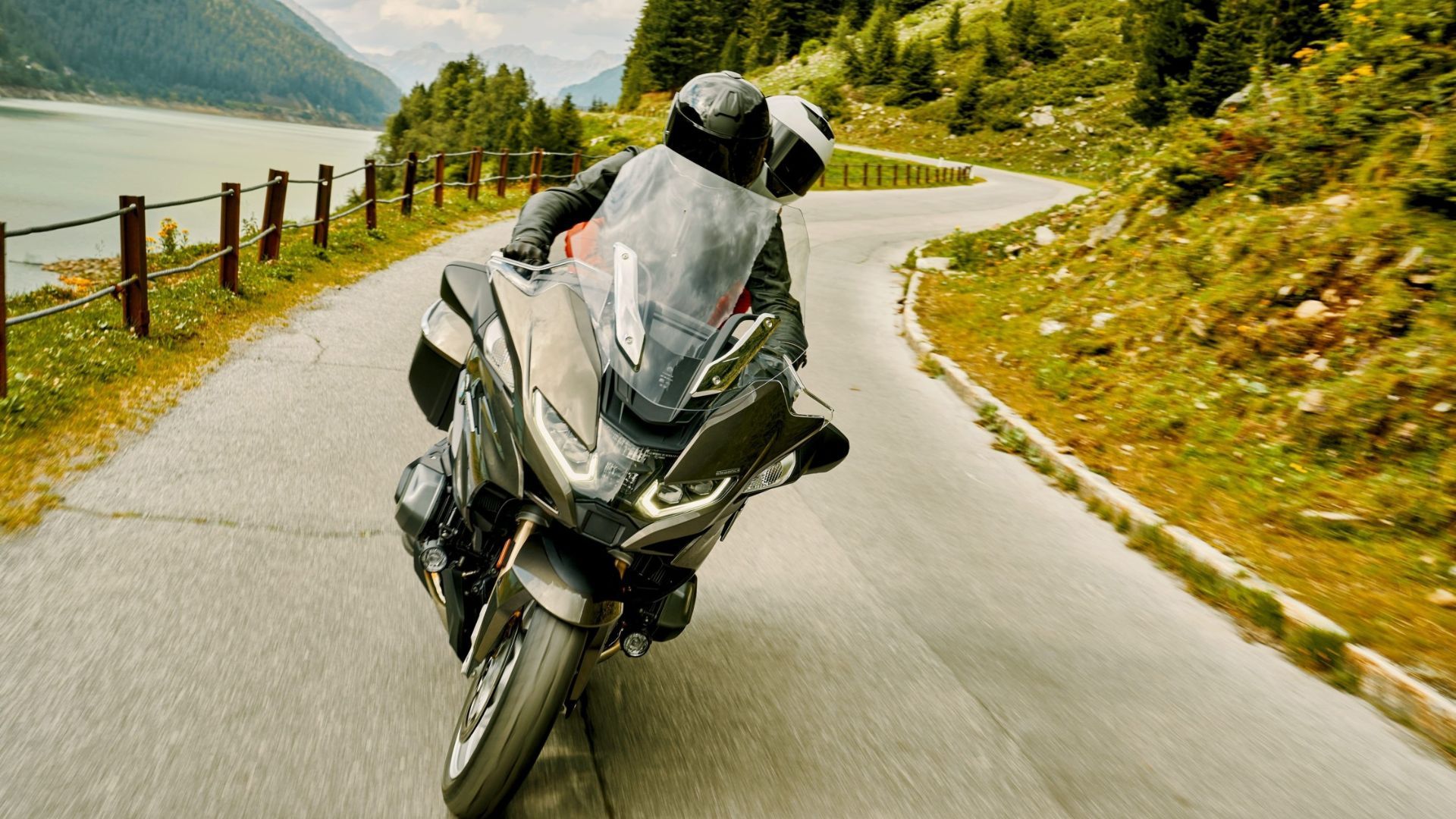 Image of BMW R 1250 RT motorcycle