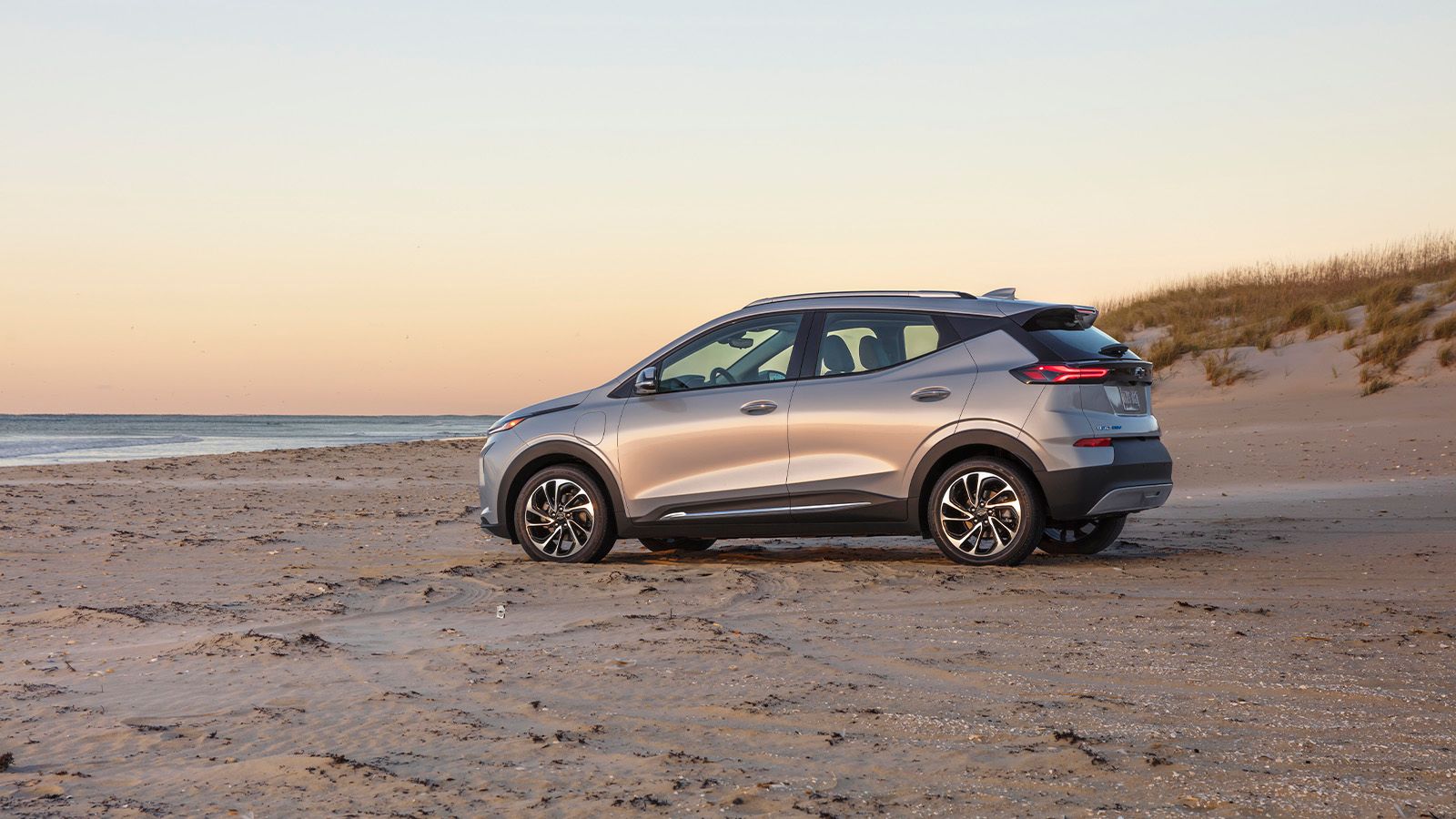 Chevy Bolt EUV em uma praia