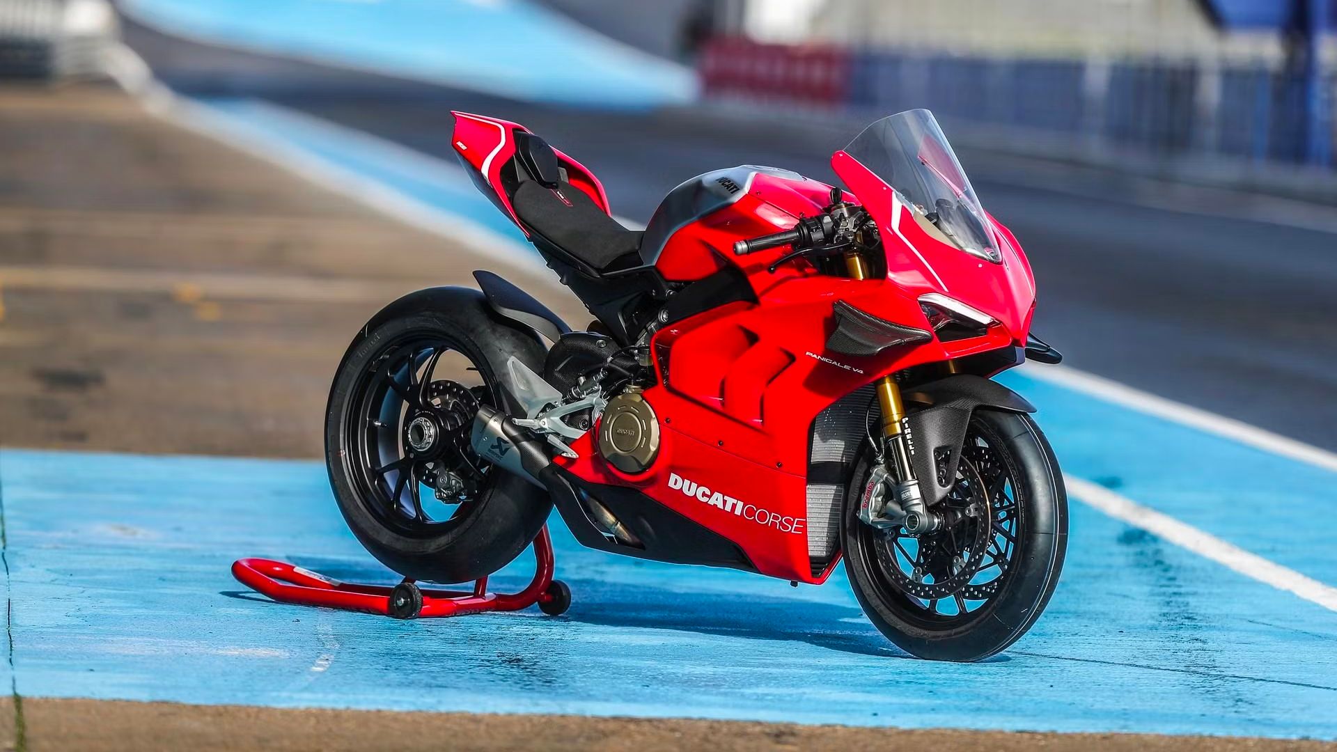 10 Sports Bikes That Set New Standards For Performance With