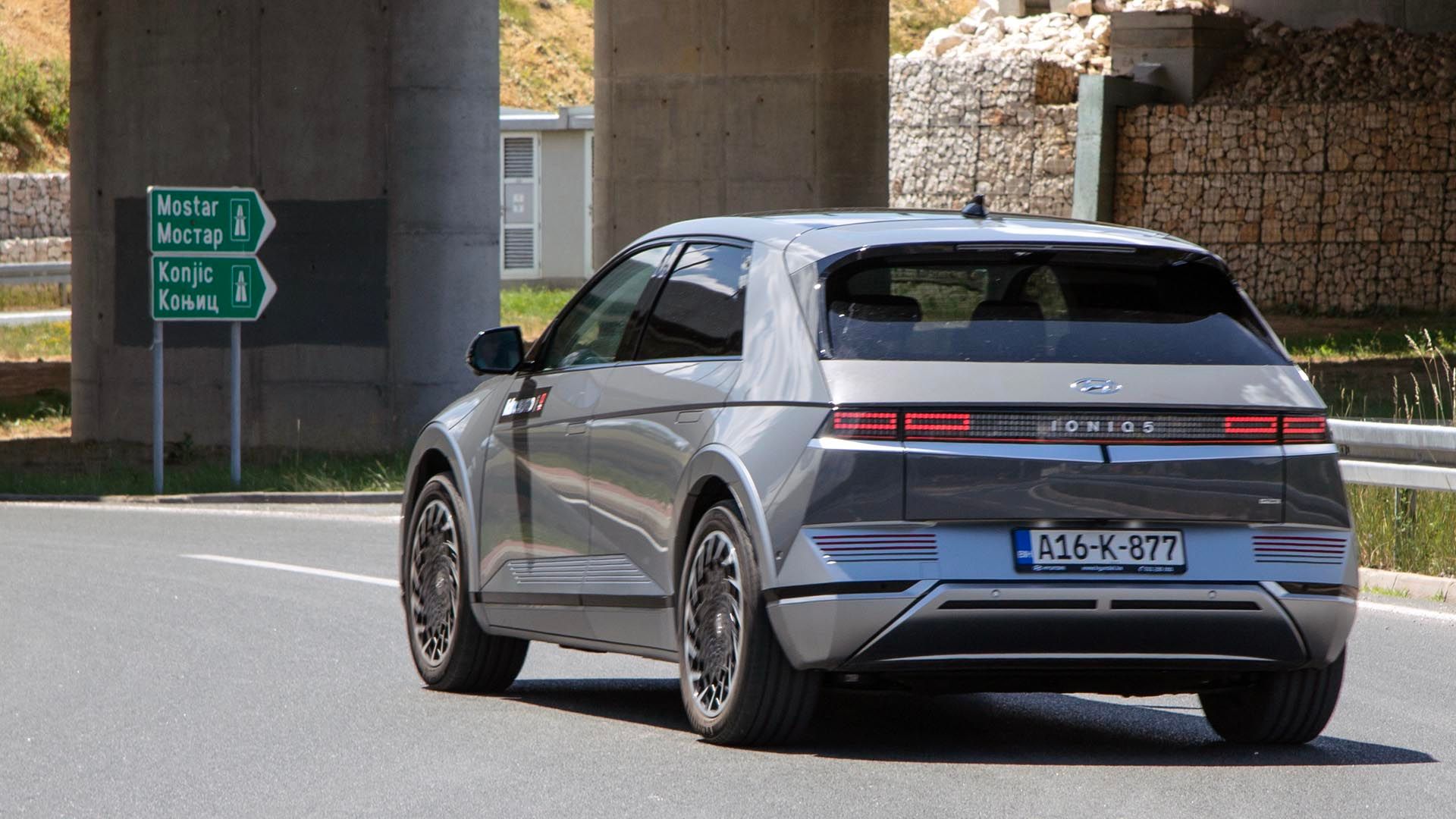 2023 Hyundai Ioniq 5 rear end