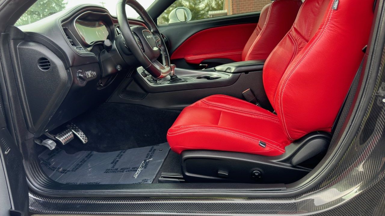 Interior do Dodge Charger ExoMod 1968