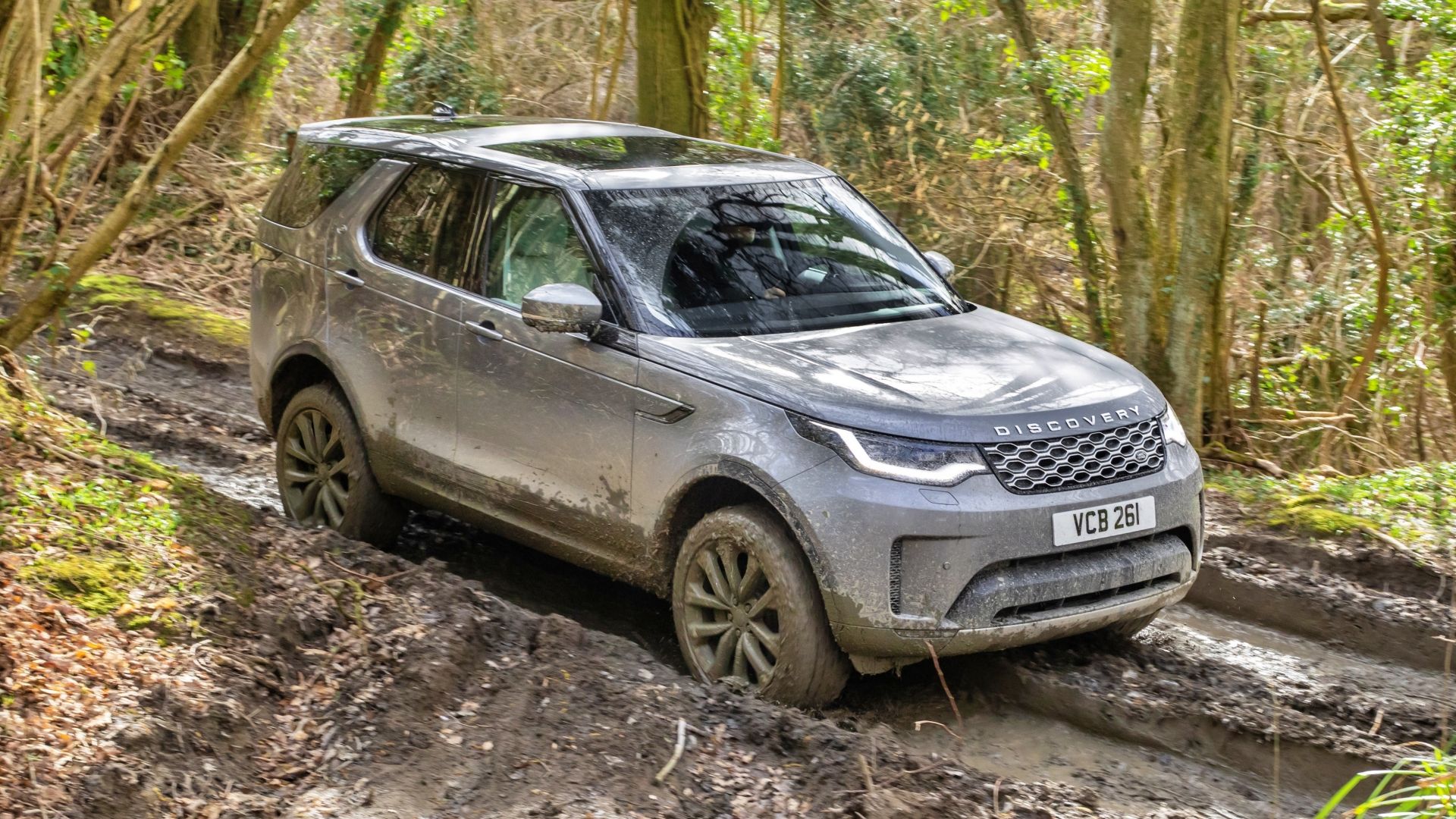 The Forgotten Mid-Size Luxury SUV That Packs Some Serious Off-Road Chops