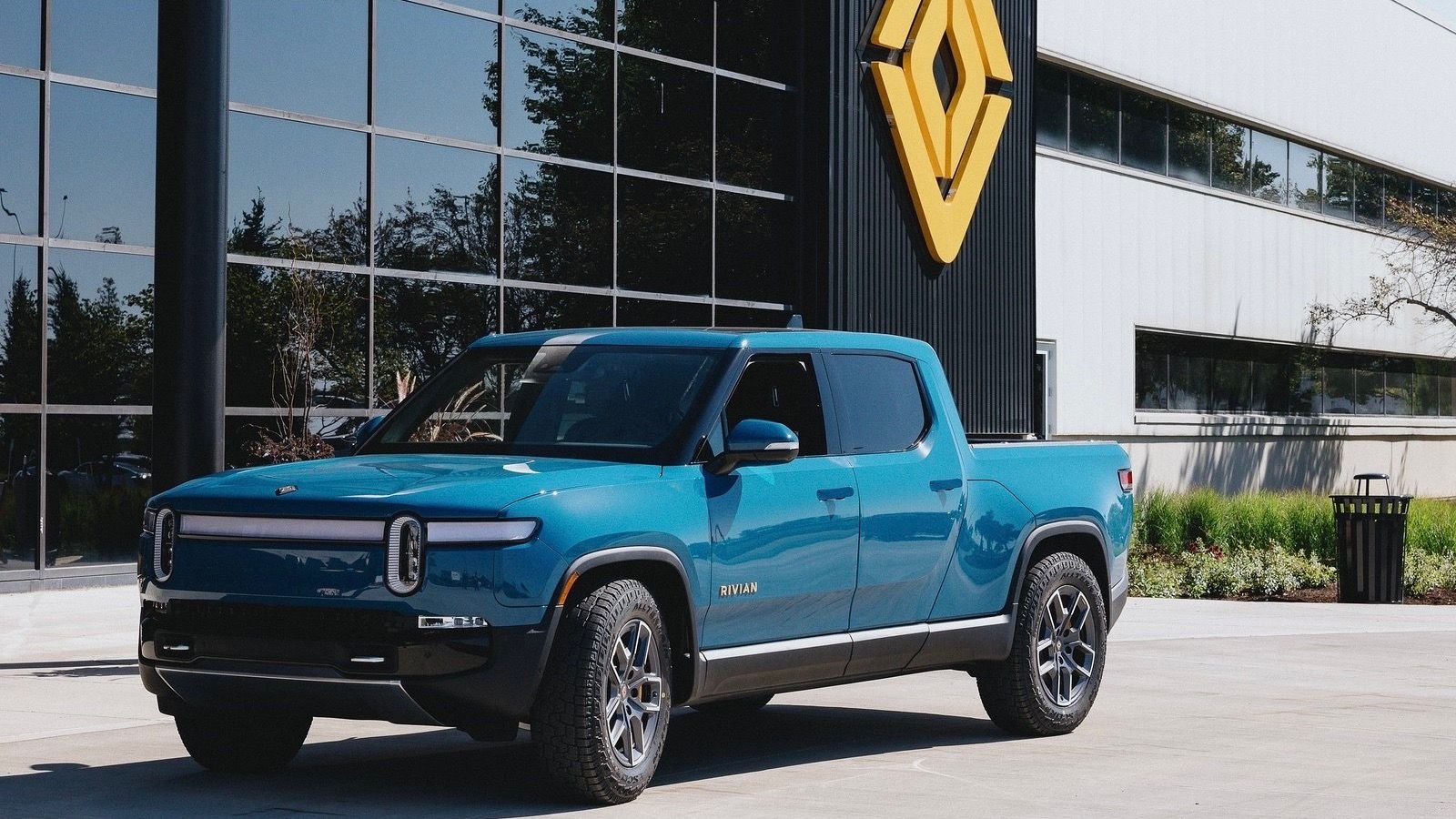 Blue Rivian R1T