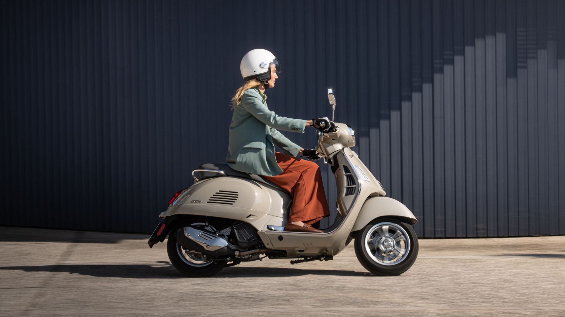 10 Things We Like About The Vespa GTS