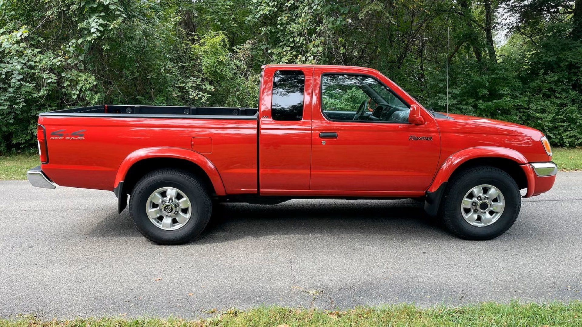 A parked 1999 Nissan Frontier