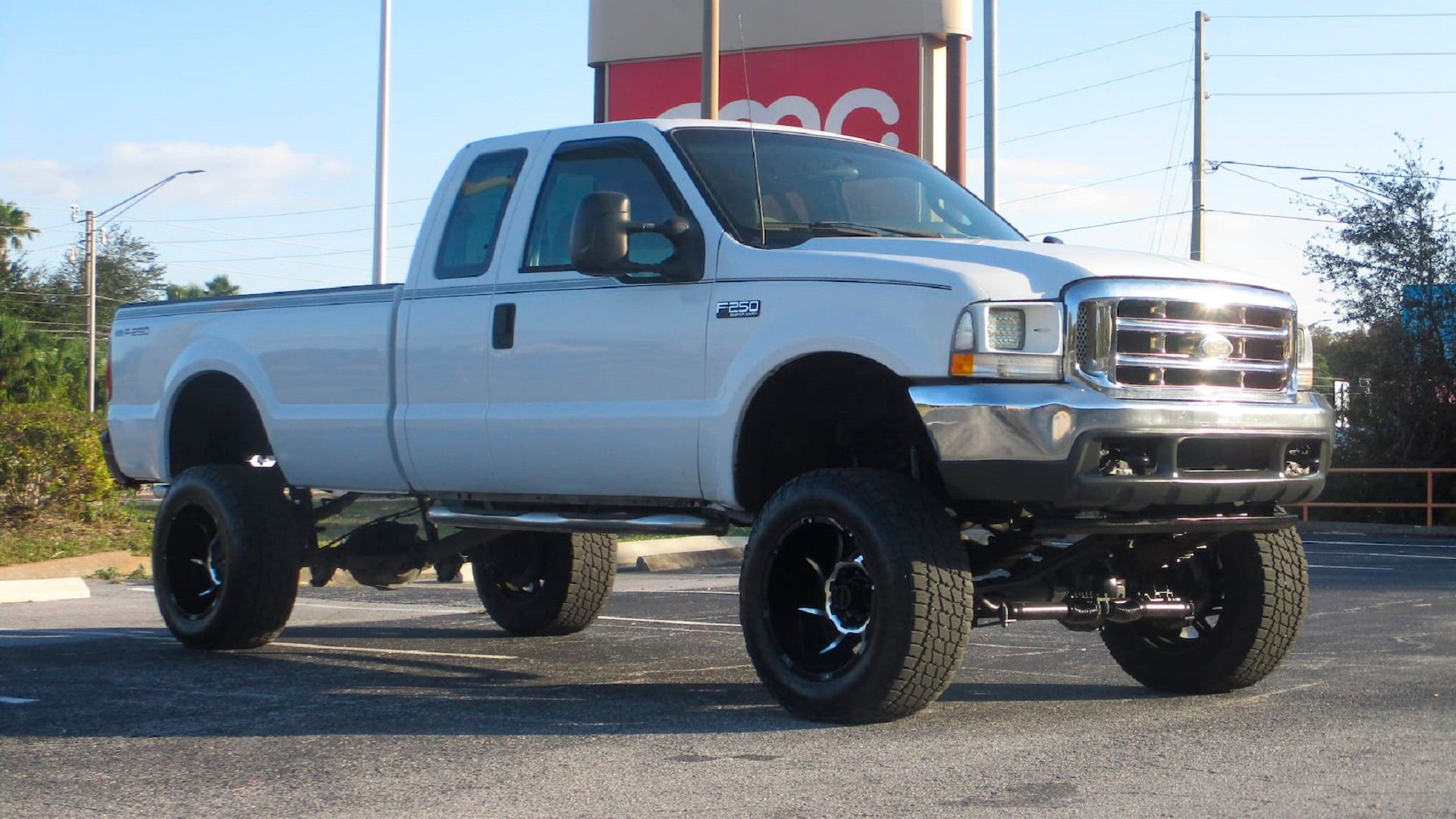 A parked 2003 Ford F-250