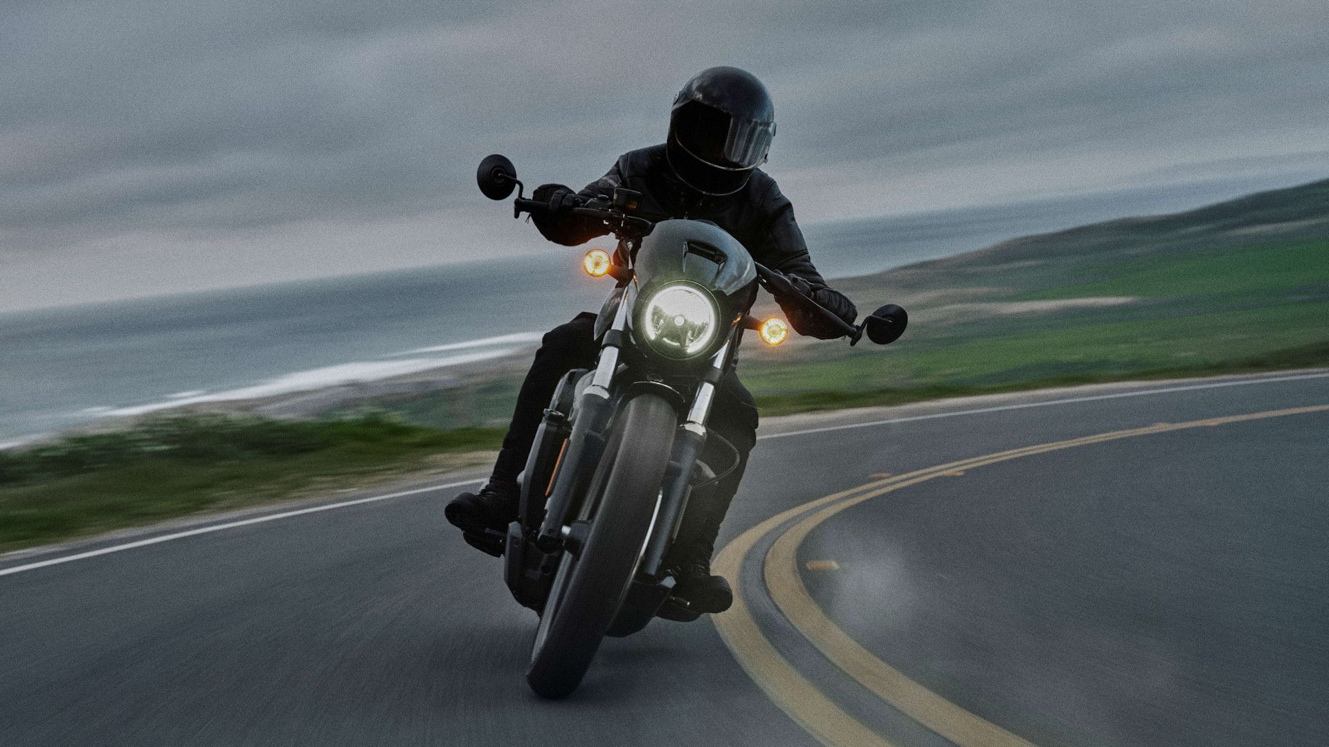 Foto depan Harley-Davidson Nightster 2022 
