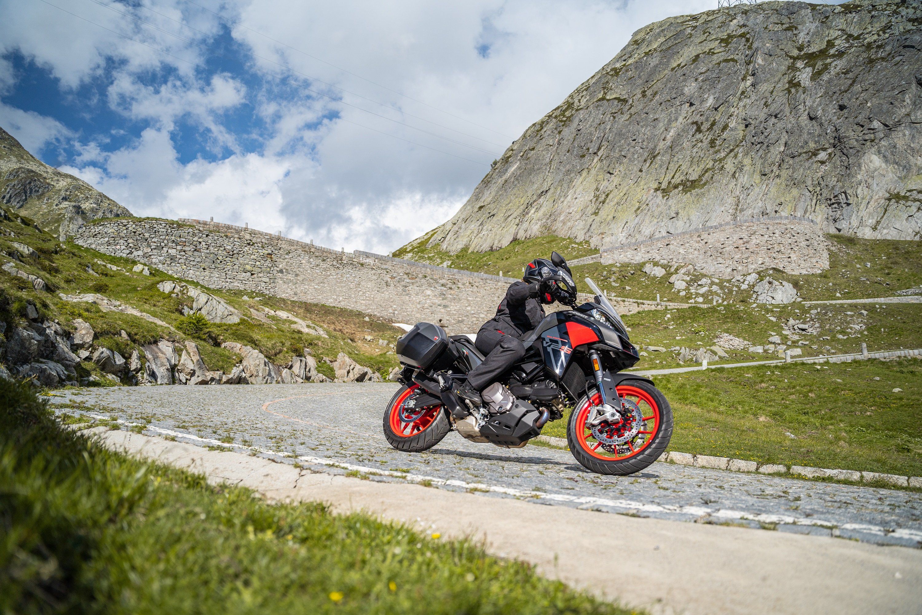 ducati monster 2023 black