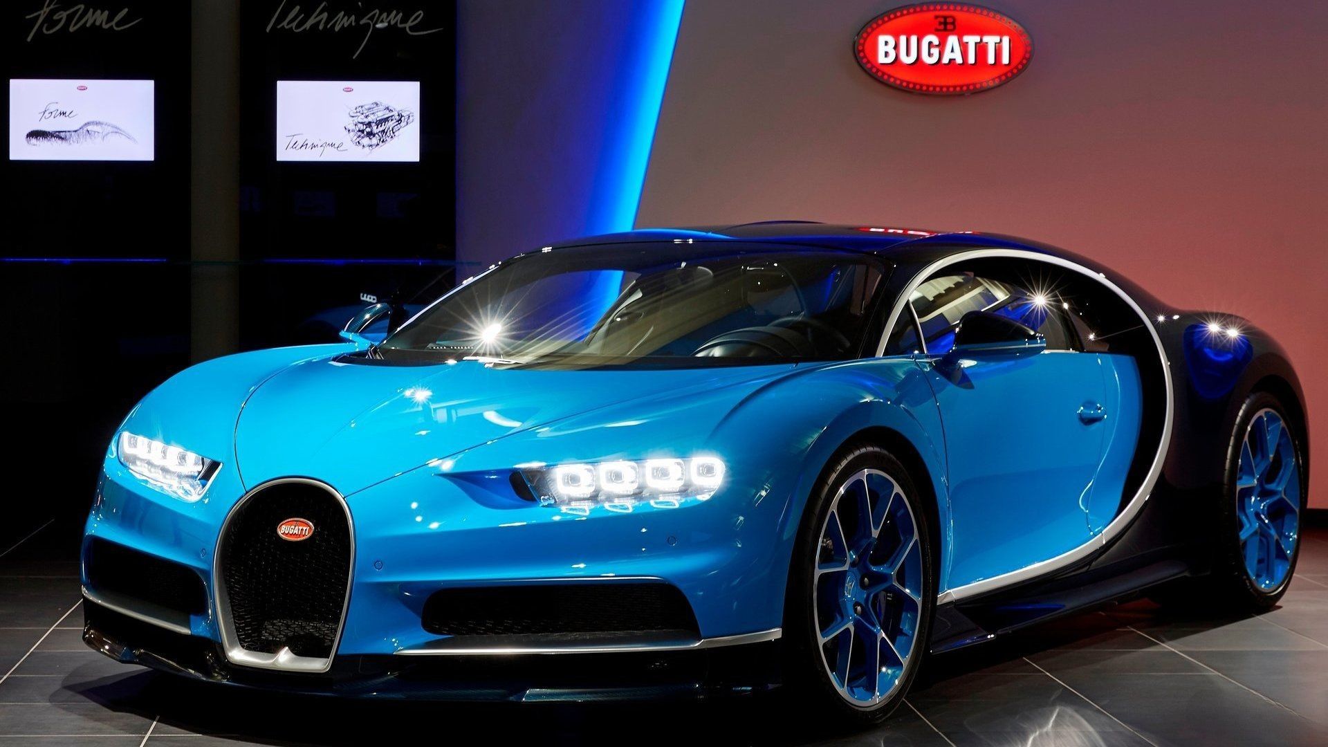 blue 2017 Bugatti Chiron