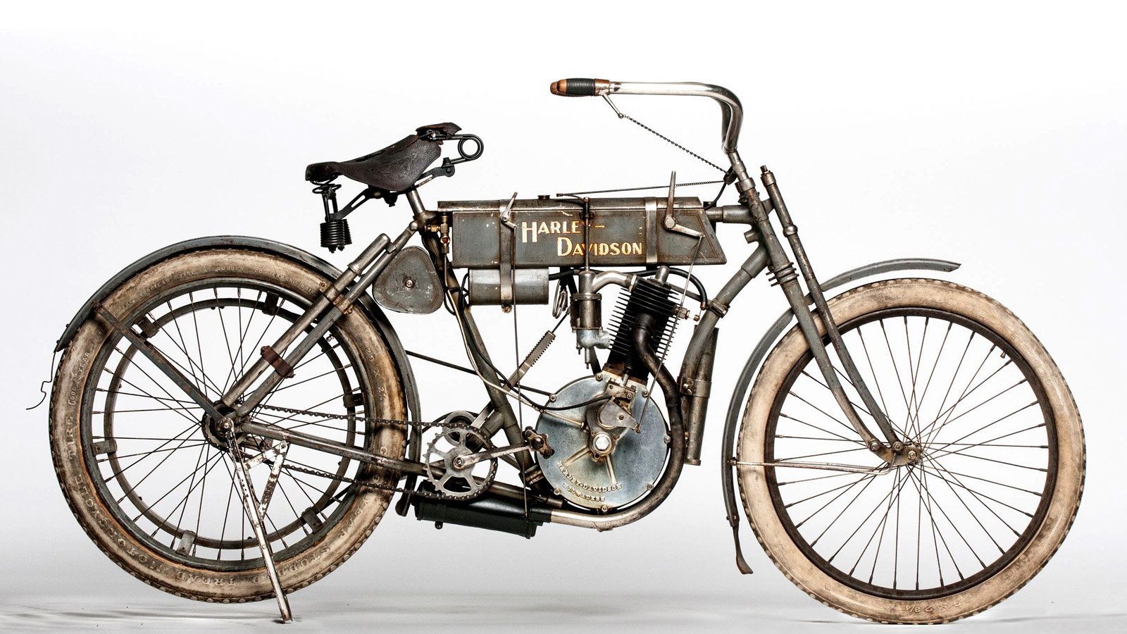 1907 Harley Davidson Strap Tank static shot