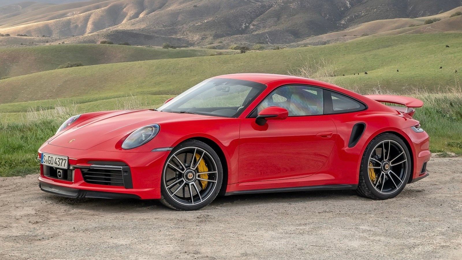 Porsche 911 Turbo S vermelho 2021