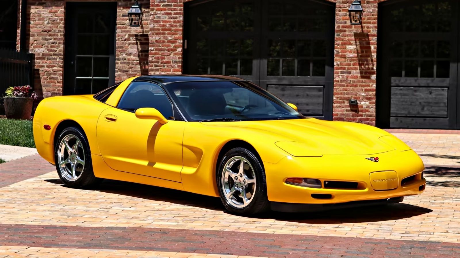 Yellow 2000 Chevrolet Corvette C5