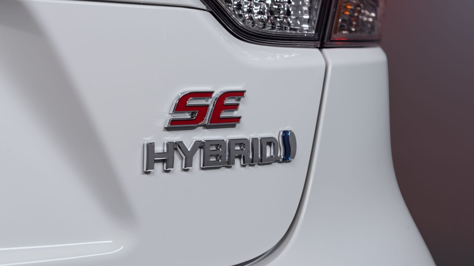 Distintivo Toyota Corolla Hybrid 2023