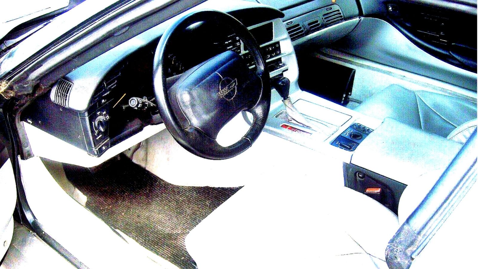 Interior da réplica do C4 Corvette Viper