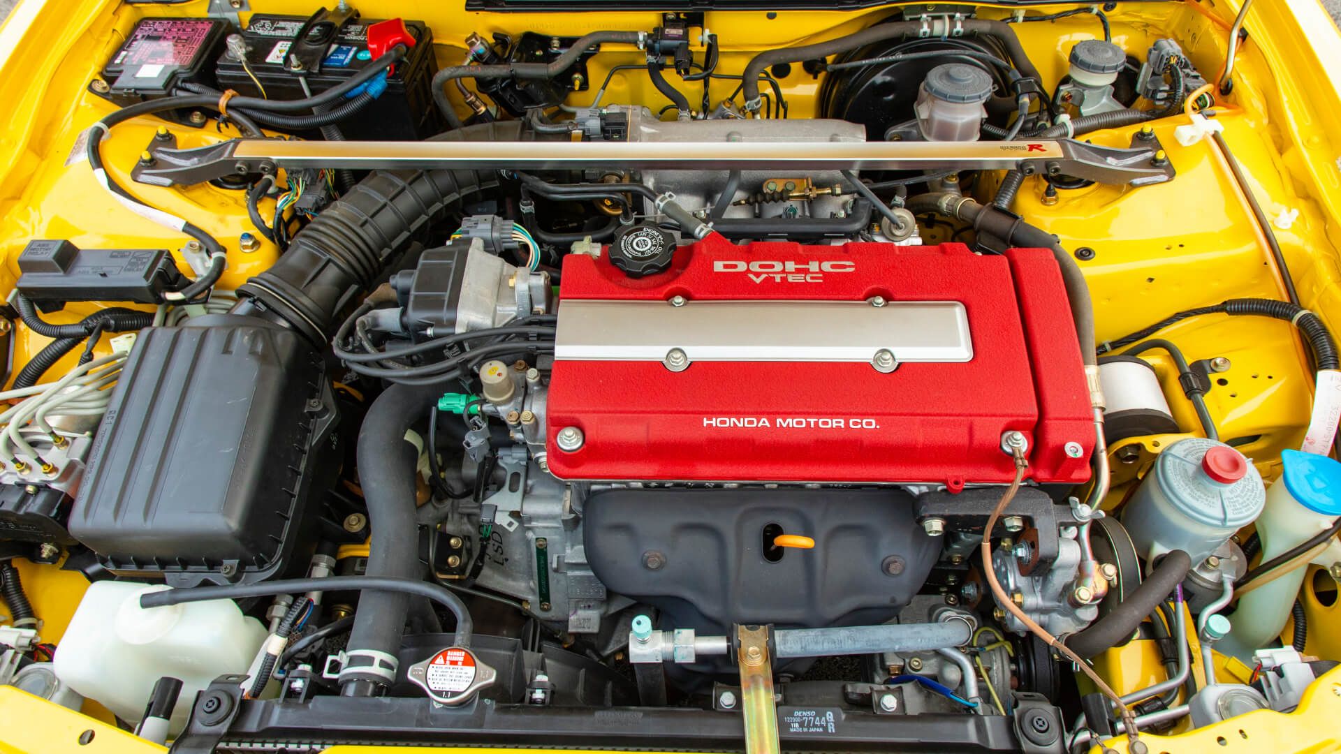 2001 Honda Integra Type R VTEC engine