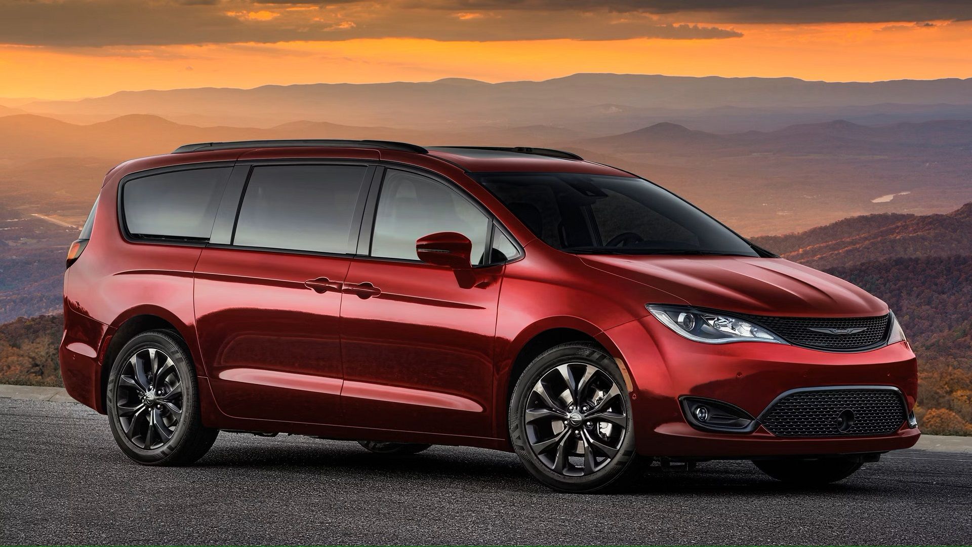 A parked 2019 Chrysler Pacifica