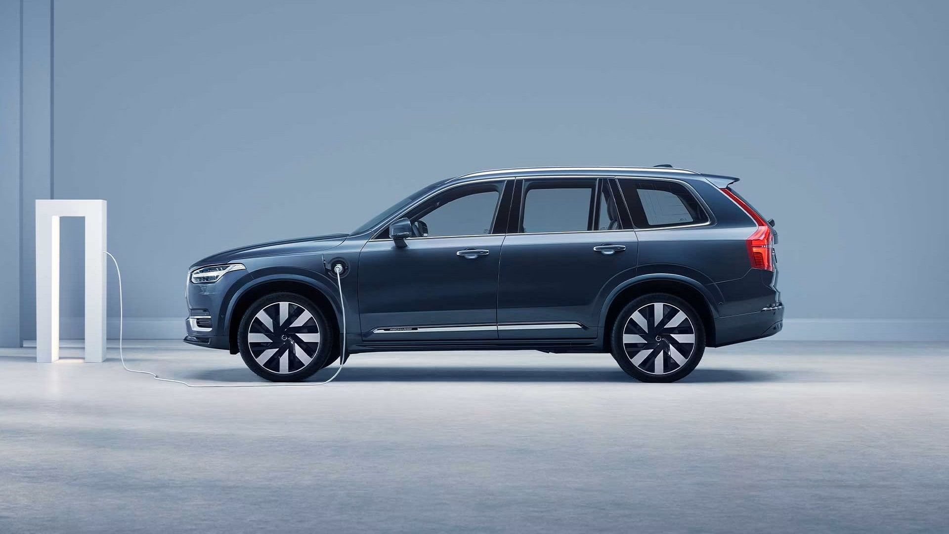 A parked 2022 Volvo XC90 Recharge