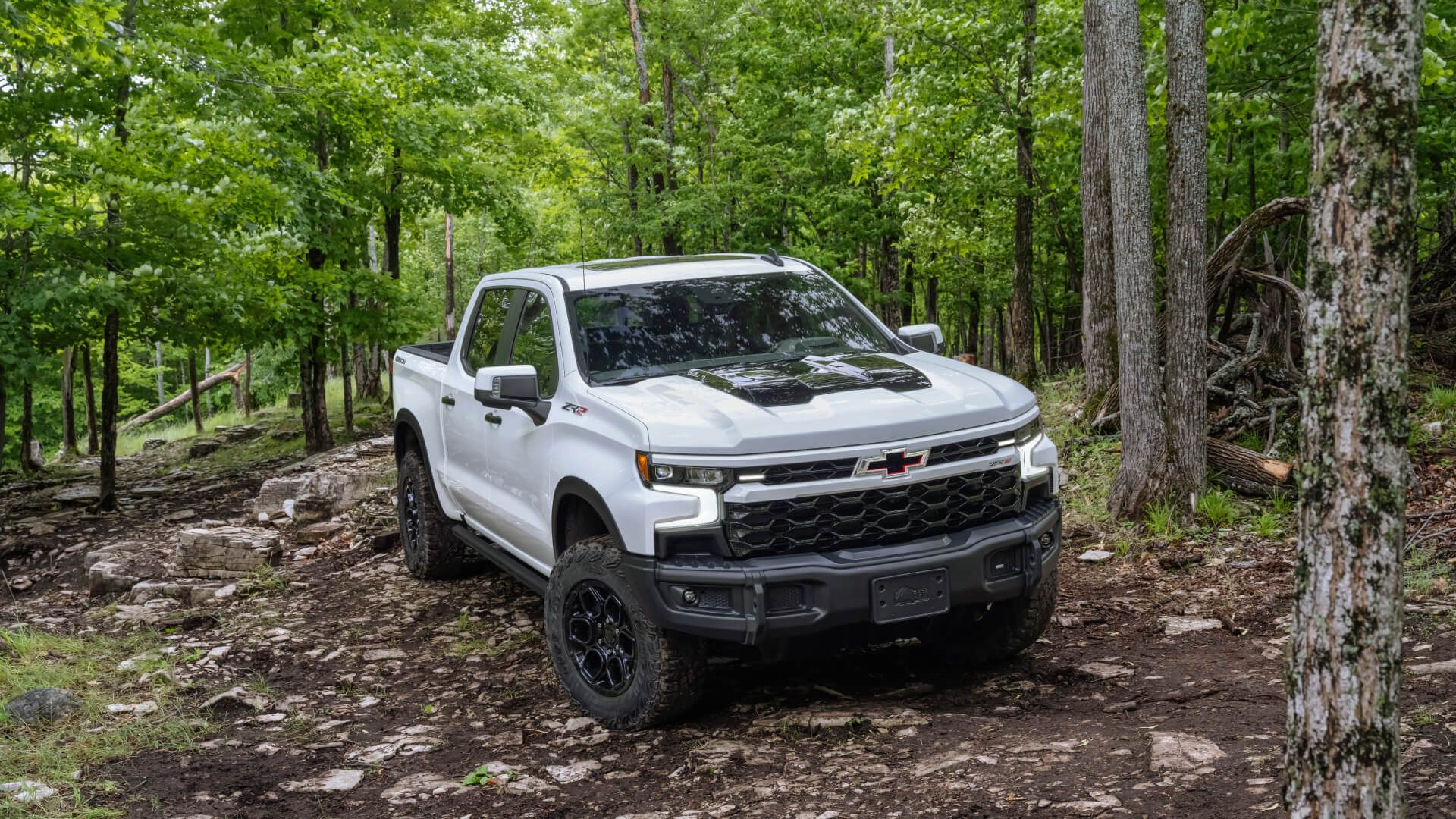 2023-Chevrolet-Silverado-ZR2-Bison