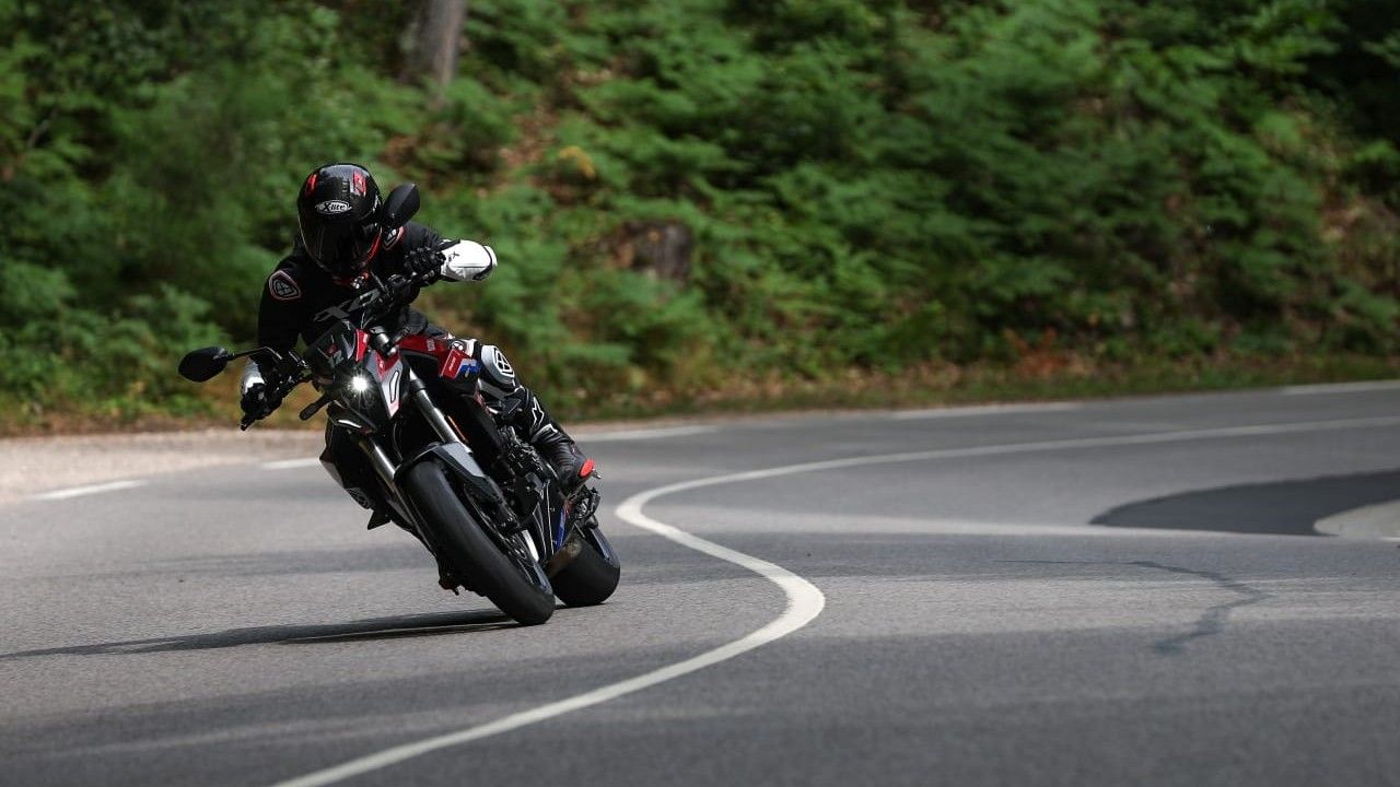 2023 Suzuki GSX-8S SERT 4