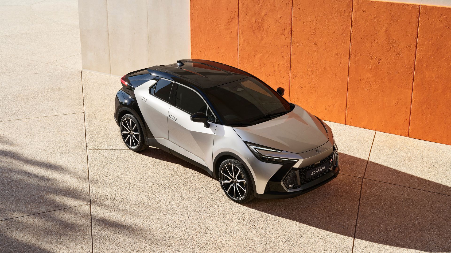 2023 Toyota C-HR PHEV 