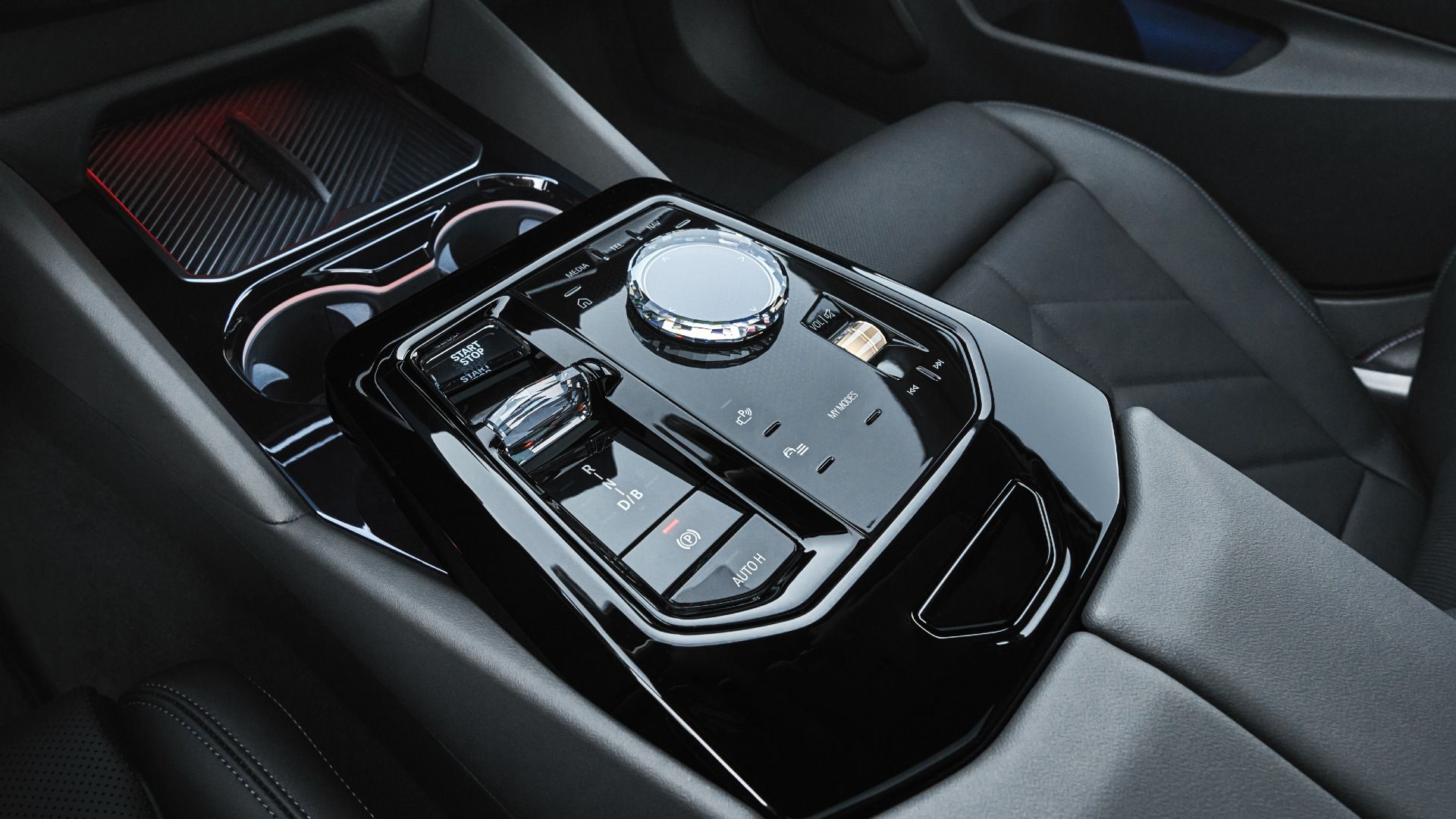 2024-bmw-5-series-interiores-vidro-guarnição-pacote