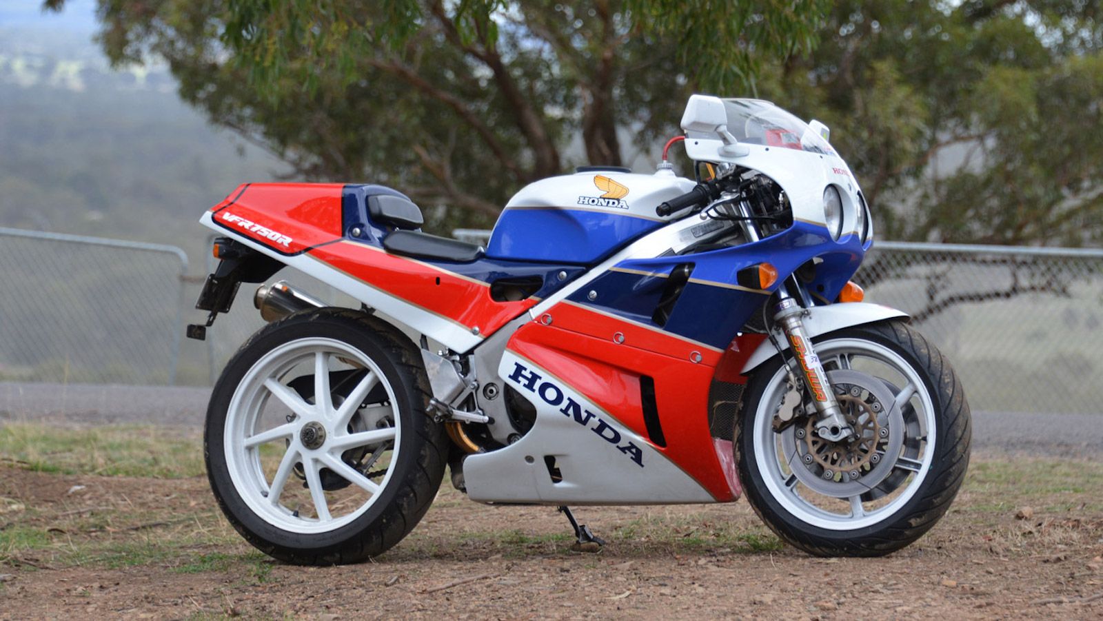 Honda RC30