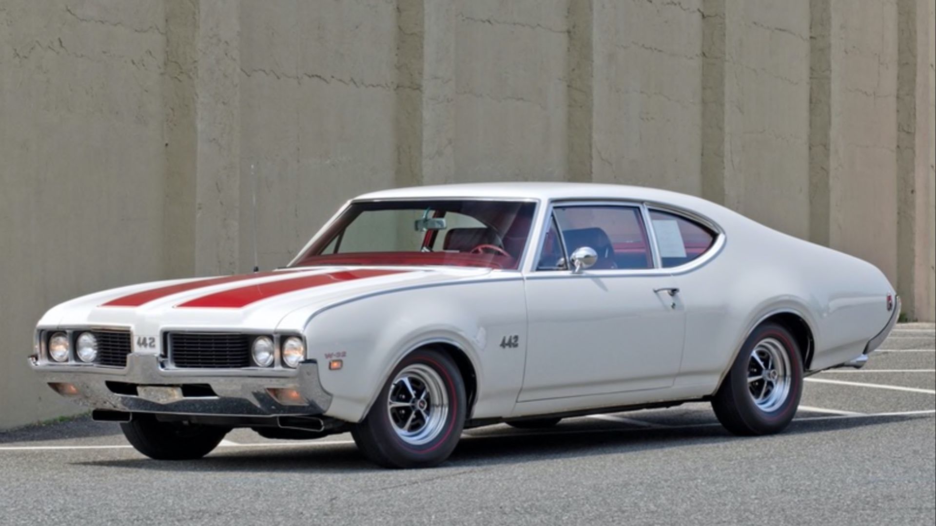 10 Muscle Cars That Should NEVER Be Engine Swapped