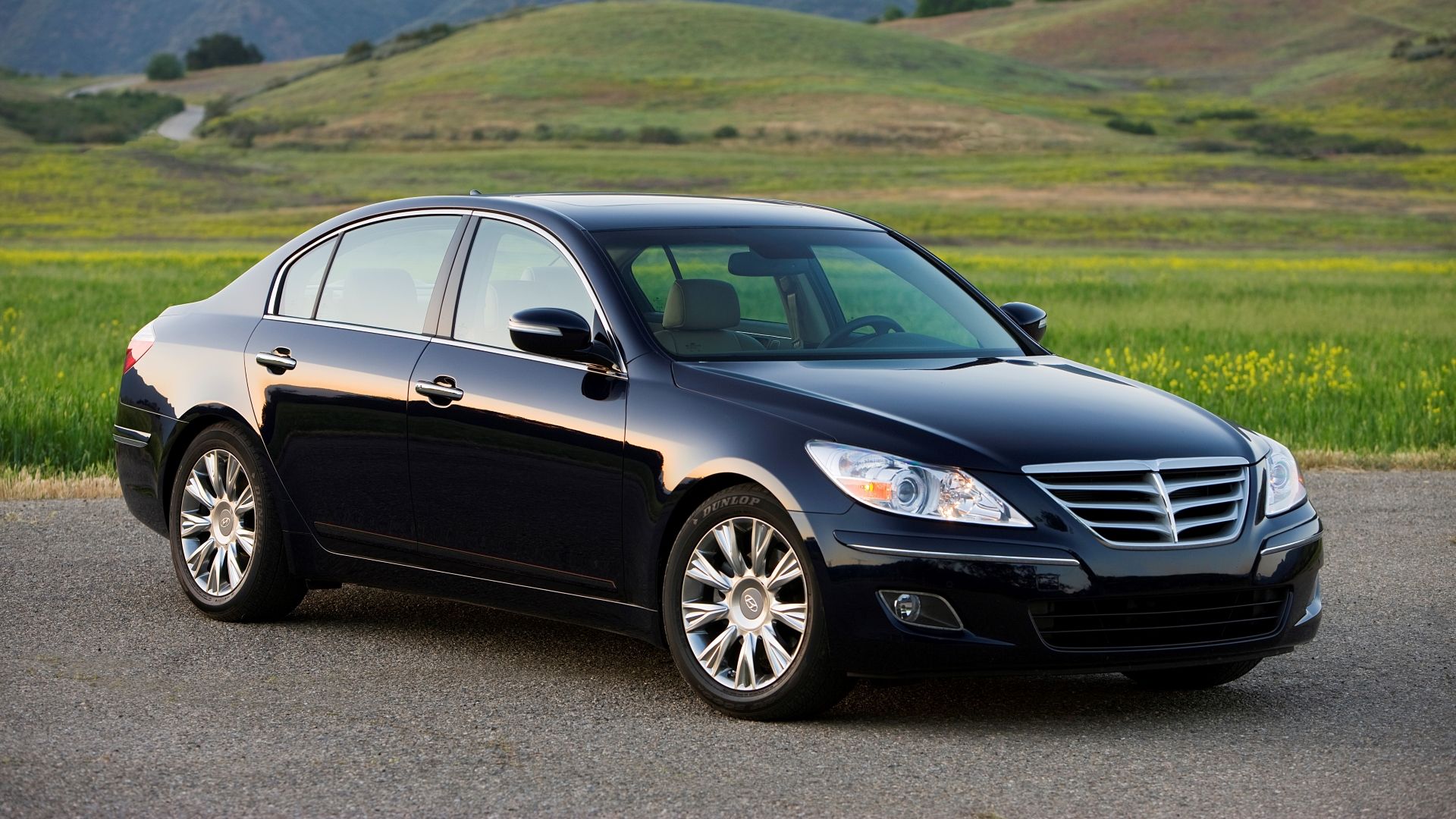 Frente 3/4 do Hyundai Genesis 2011