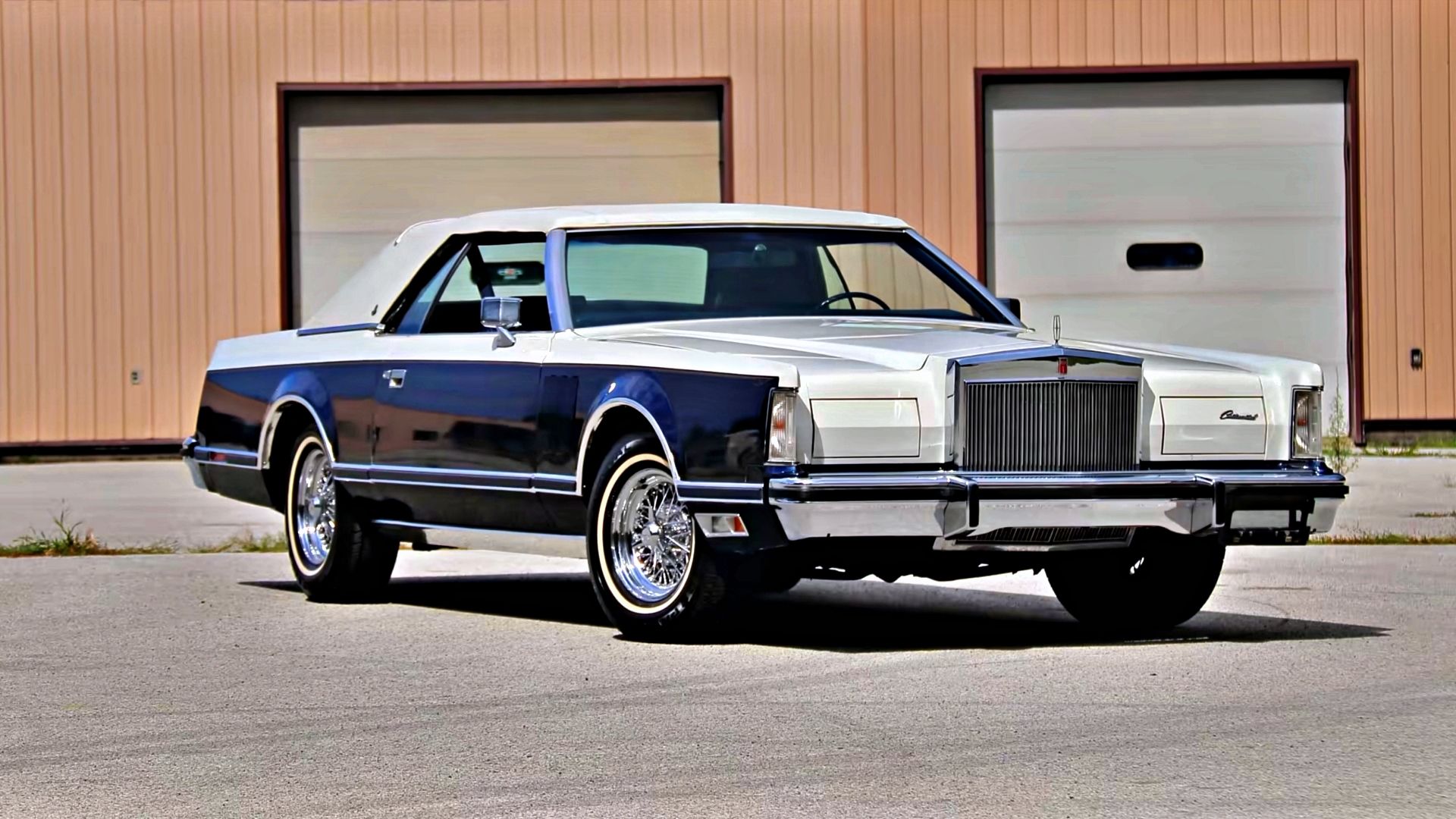 Blue and white 1979 Lincoln Continental Mark V