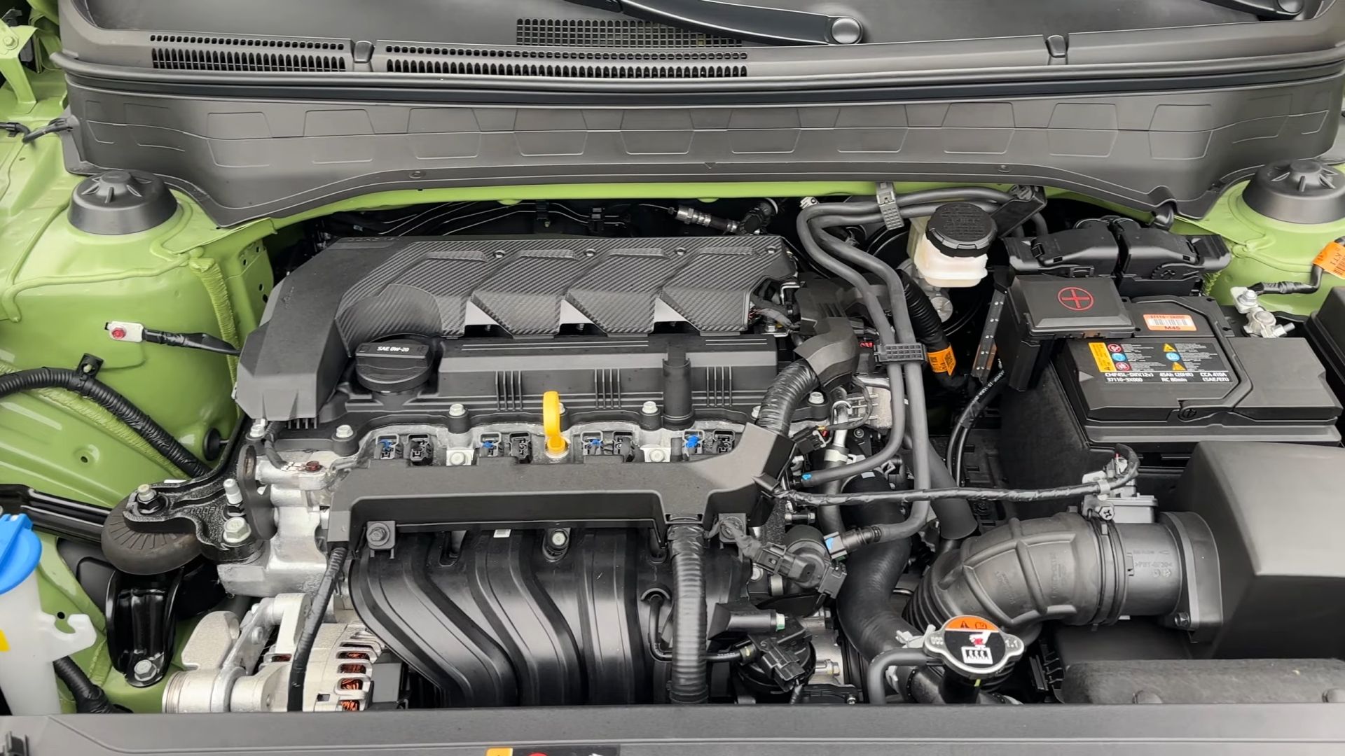 Motor Hyundai Venue SE 2024 verde