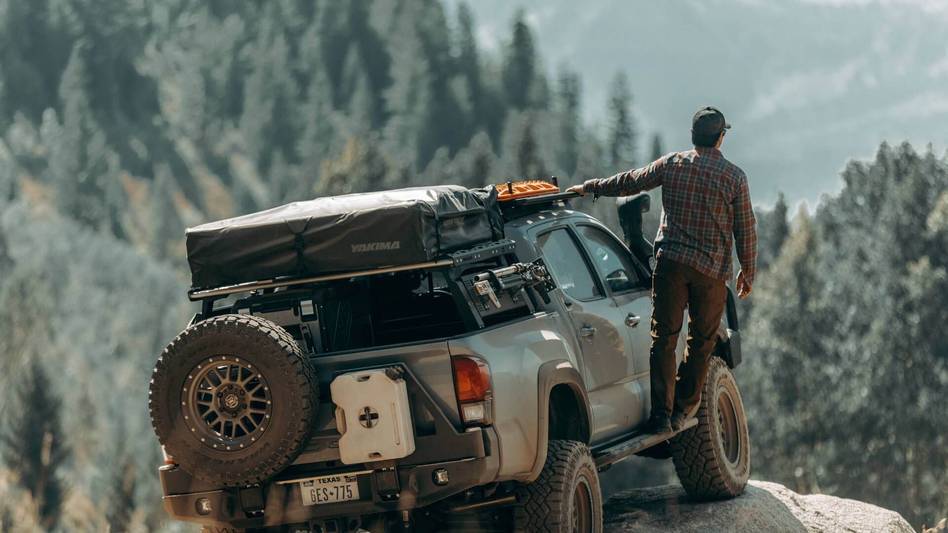 Tacoma_Overlanding_Concept_Action_SEMA_2021