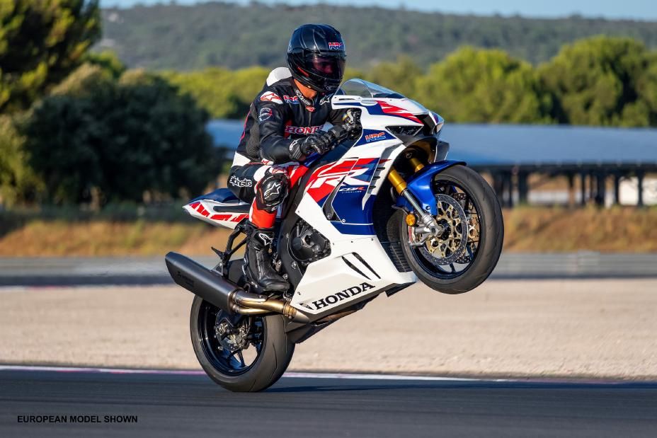 BMW M 1000 RR 2024 Price, Promo February, Spec & Reviews