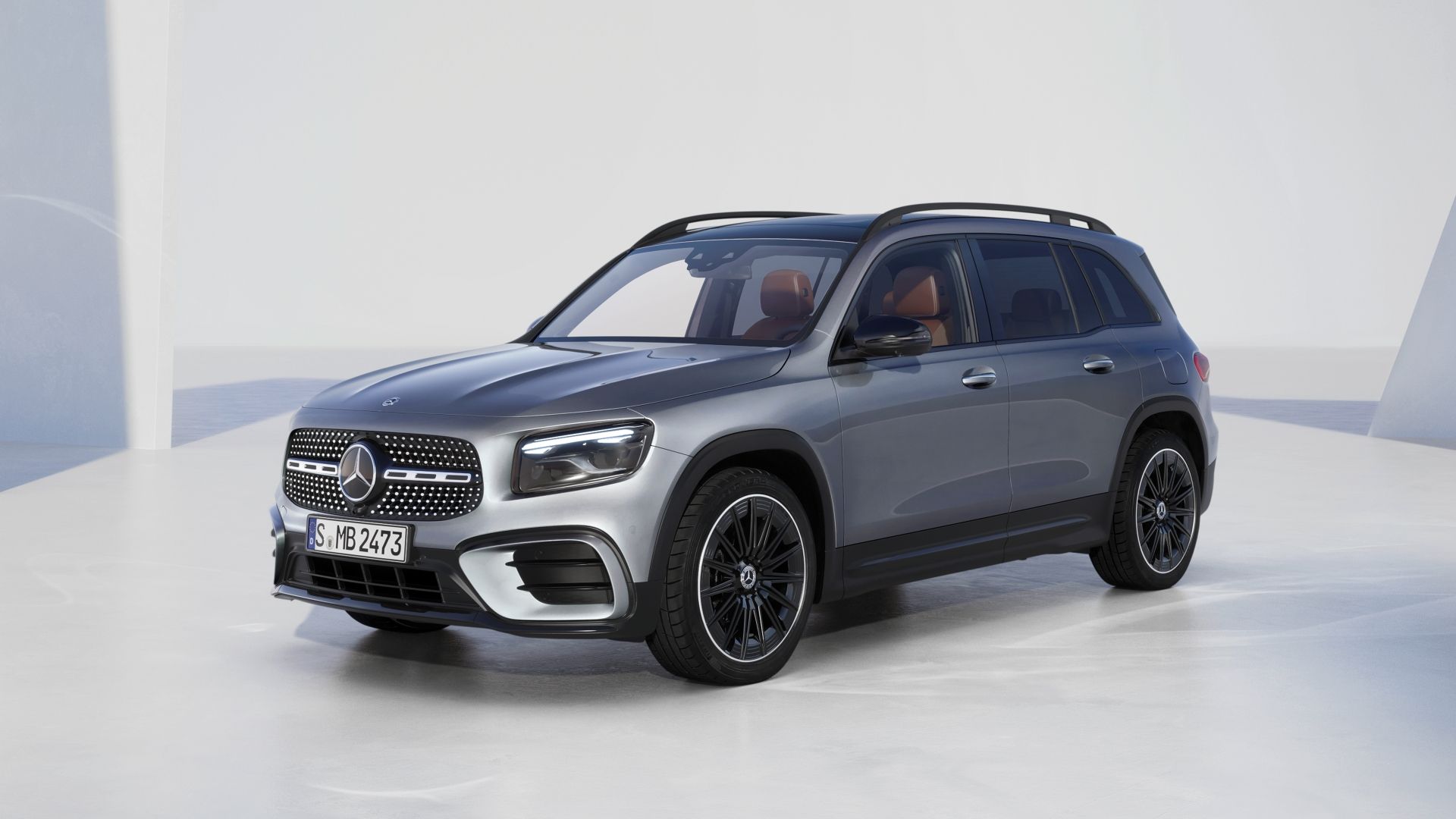 A front 3/4 shot of a 2024 Mercedes-Benz GLB