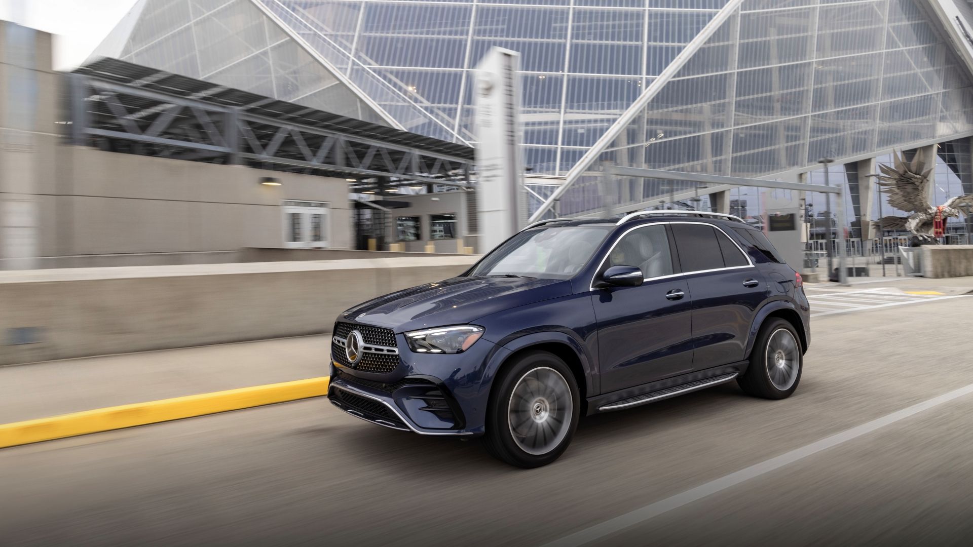 An action front 3/4 shot of the 2024 Mercedes-Benz GLE 450e 4MATIC