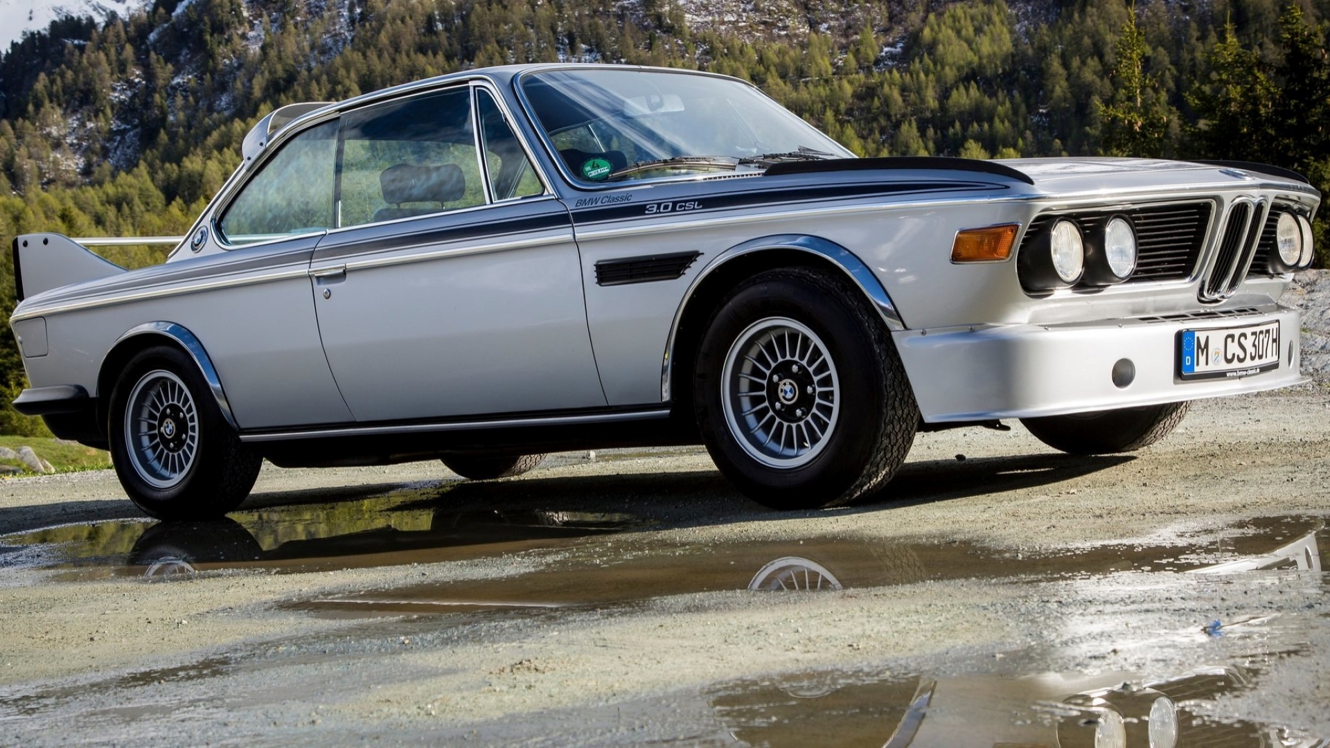 Frente 3/4 do BMW 3.0 CSL 1973
