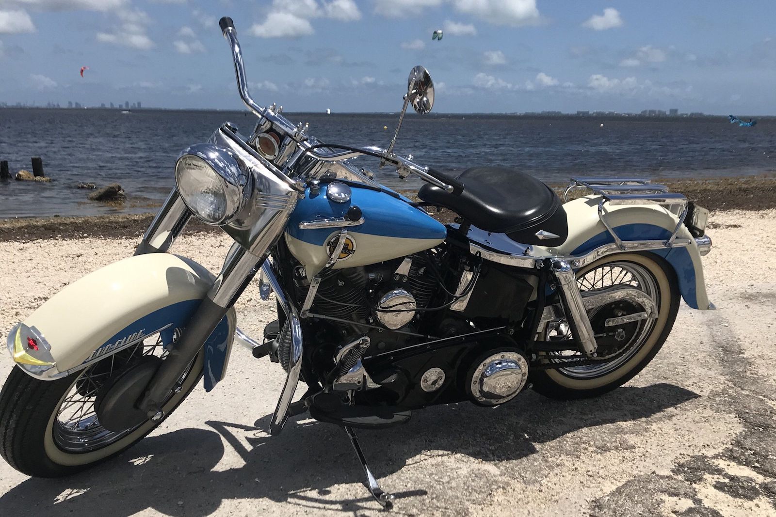 Harley Davidson Duo Glide static shot