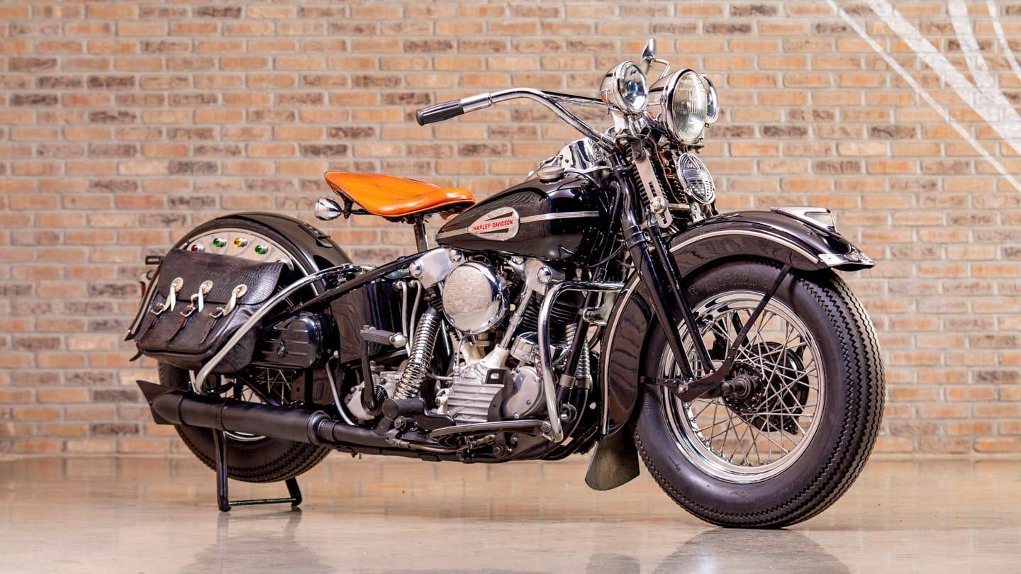 Harley Davidson Knucklehead static shot