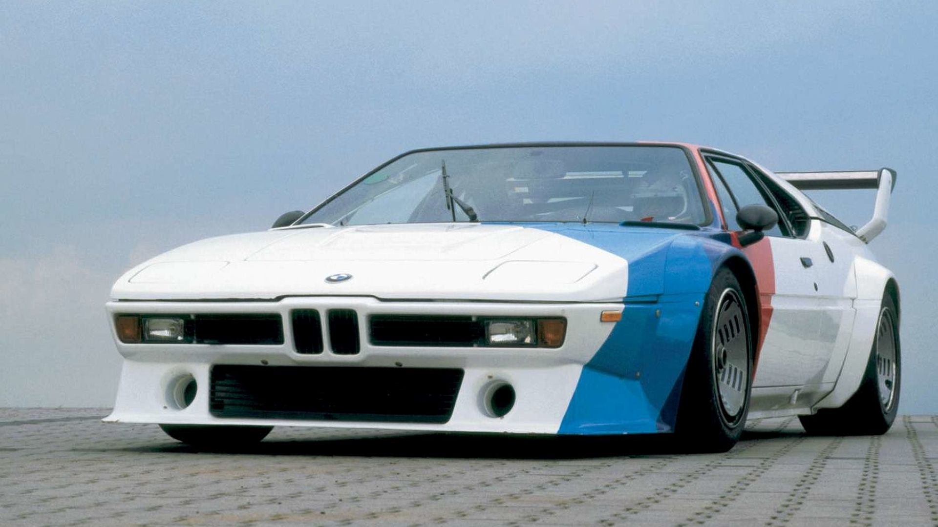 Frente 3/4 do BMW M1 Procar 1978
