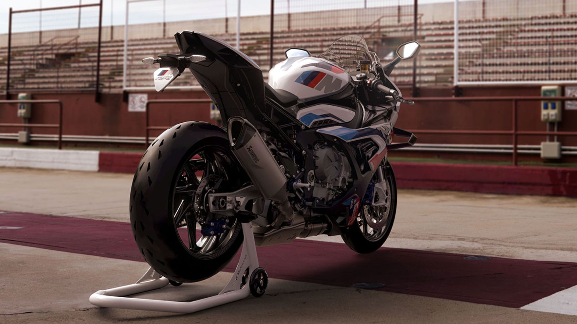 Static shot of the BMW M 1000 RR from the rear