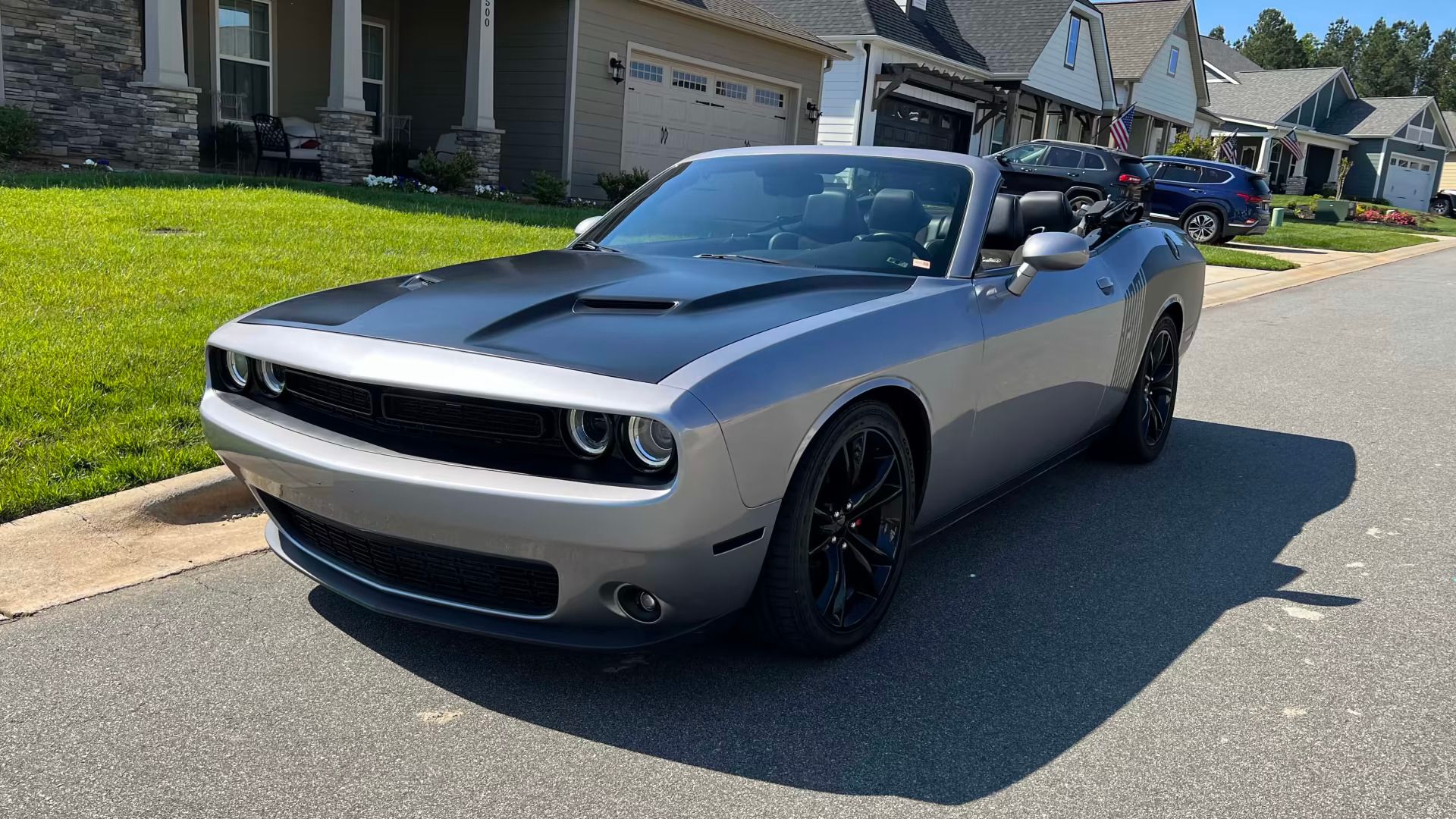 Silver 2016 Dodge Challenger R/T conversível